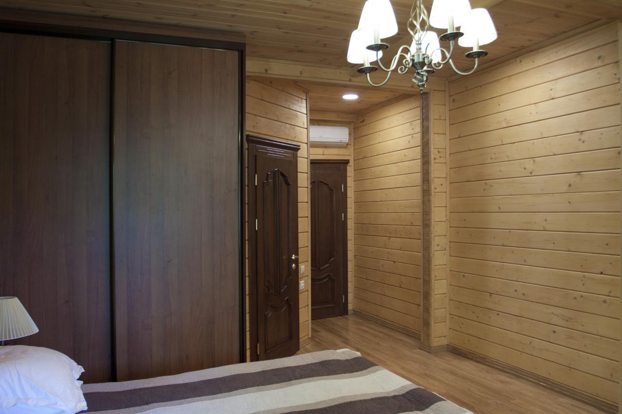 Комплекс Відпочинку Goldfіsh Сlub Guest House Babintsy Phòng bức ảnh