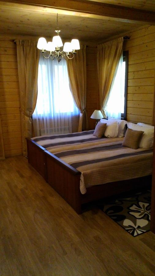 Комплекс Відпочинку Goldfіsh Сlub Guest House Babintsy Phòng bức ảnh
