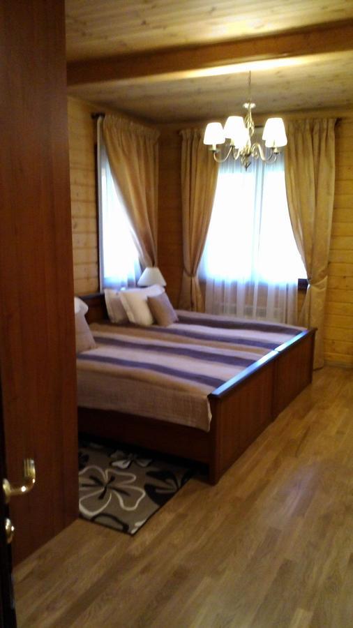 Комплекс Відпочинку Goldfіsh Сlub Guest House Babintsy Phòng bức ảnh