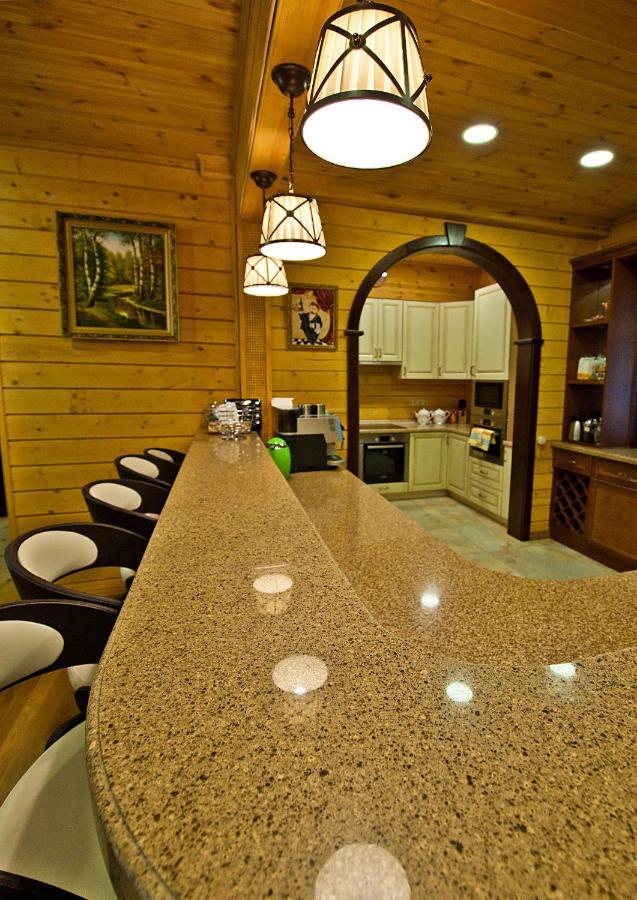 Комплекс Відпочинку Goldfіsh Сlub Guest House Babintsy Ngoại thất bức ảnh