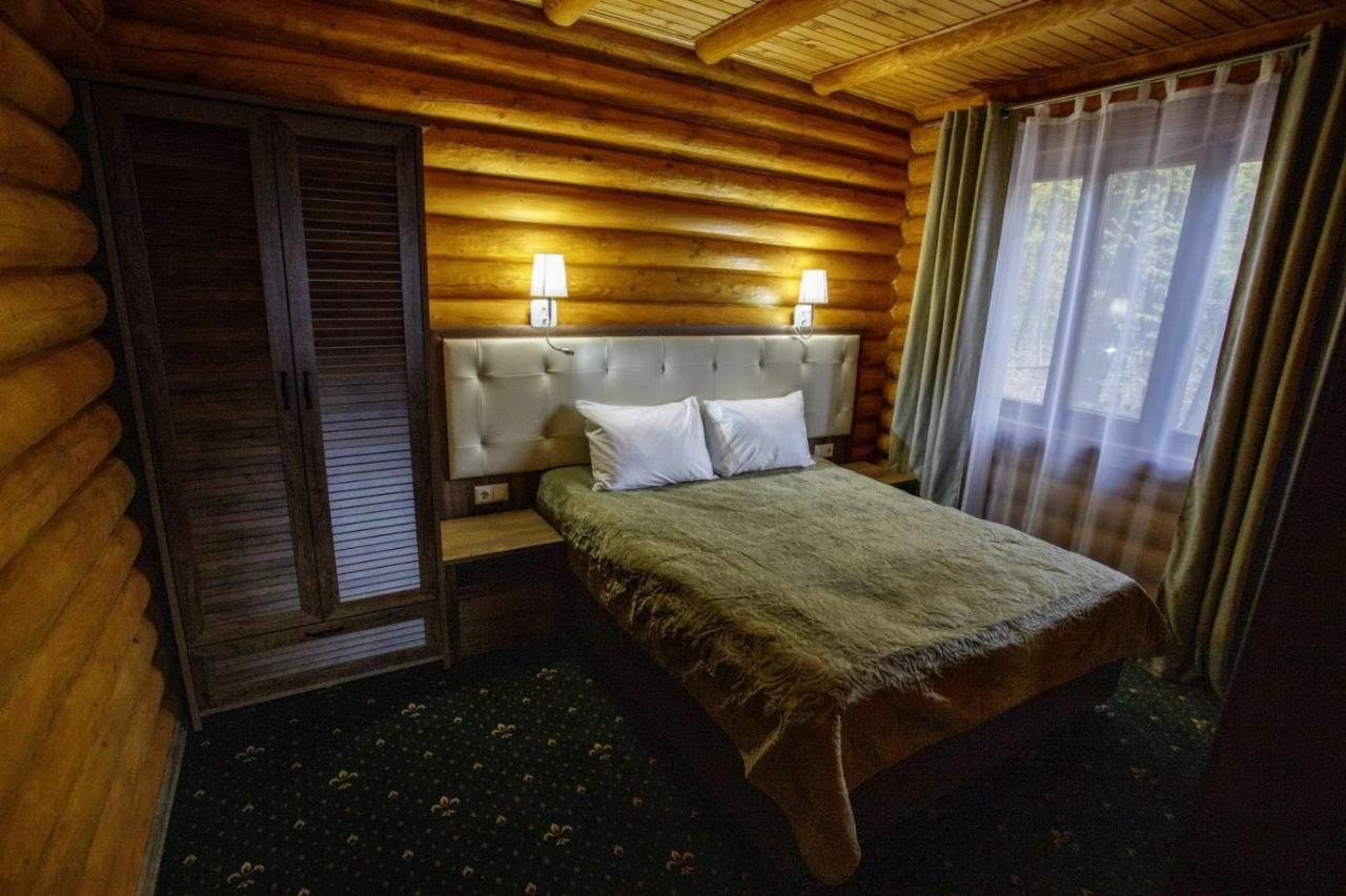 Комплекс Відпочинку Goldfіsh Сlub Guest House Babintsy Ngoại thất bức ảnh