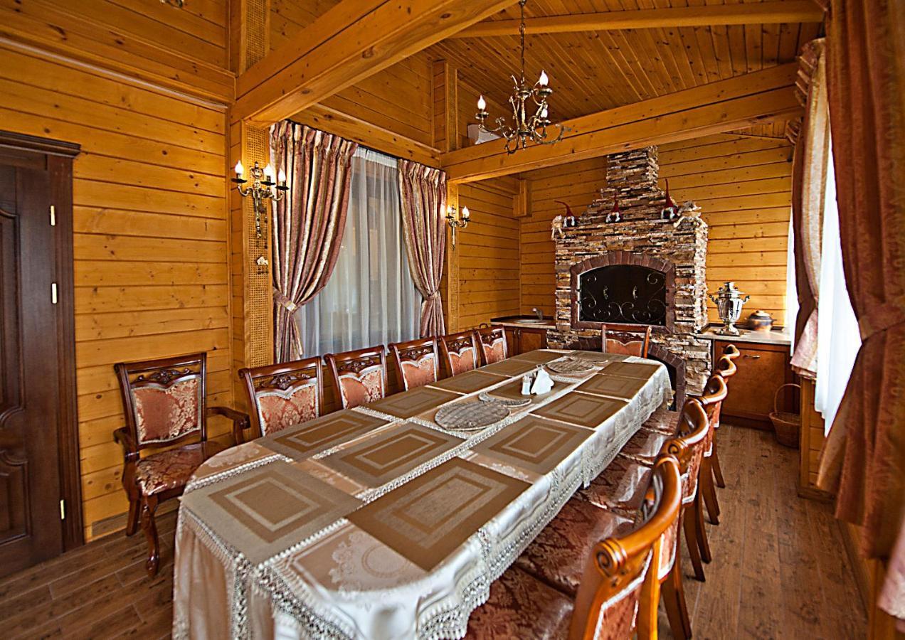 Комплекс Відпочинку Goldfіsh Сlub Guest House Babintsy Ngoại thất bức ảnh